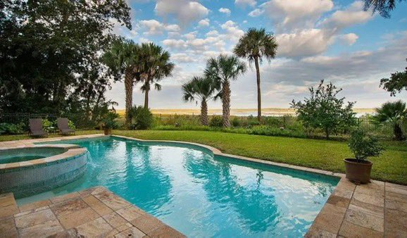 NEW JUST IN. Nikki Haley, former U.S. ambassador to the United Nations and ex-governor of South Carolina, purchased a waterfront estate on Kiawah Island, South Carolina, for $2.4 million. 

How did she amass this much wealth on a public servant's salary? 

This purchase occurred