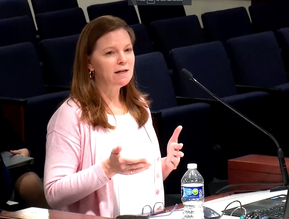 .<a href="/UF_ABE/">UF/IFAS Agricultural and Biological Engineering</a>'s <a href="/hydroKati/">Kati Migliaccio</a> recently briefed the Senate Ag Committee on the latest technology coming out of our labs.

More on how we are using #AIatUF to develop technology for the practical farms of tomorrow 🔗 bit.ly/3uTieeD