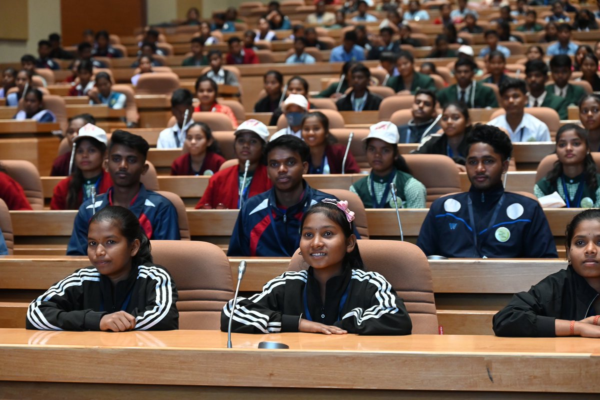 scstdevdept's tweet image. Honourable Chief Minister Shri Naveen Patnaik has graced the felicitation ceremony of Zonal #Sargiful-2023 winners at Lokaseva Bhawan! Organised by ST/SC Development Department, the event will honour #tribal students who shone in Sargiful-2023 in #Sundargarh &amp;amp; #Gajapati.

1/2
