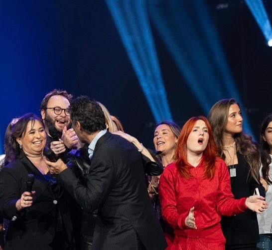 JeremySebbane's tweet photo. Sur la scène du Palais des Congrès avec @PascalElbe @MicheleLaroque , Adeline Toniutti et @s_sebbane!
#Tsedaka #aqoc #Staracademy https://t.co/ARuVgzN8YZ