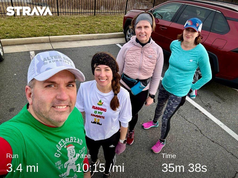 running_trav's tweet image. GHRC Saturday😎 Run club is our FAVORITE!😆🎄 #1100in2023 #irun2023 #runnerdad #findyourbalance #AER2024 #AER2023 #AERteam #alteregorunning #honeystingerathlete #hshive  #brooksrunning #milestogo
.
🌴Use my code “TRAV20” @alter_ego_running 🌴