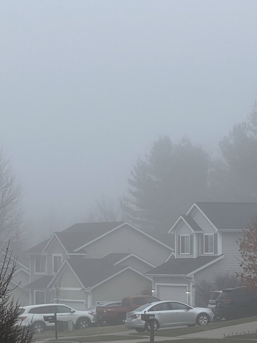 CoachClements's tweet image. #askwxm
A little Wrexham-ish weather in Iowa in honor of the 4-sided match today!