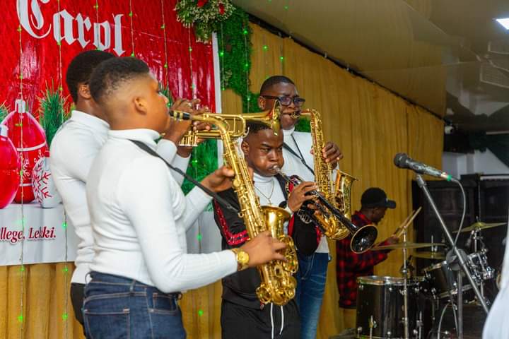 Daecclessia's tweet photo. Excerpt from the Carol service at Honeyland Schools Lekki campus. #musiclover #musiceducation #youngmusicians #orchestra #violin #guitar #trumpetplayer #saxophone https://t.co/dydPNZozvb