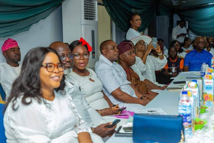 Daecclessia's tweet photo. Excerpt from the Carol service at Honeyland Schools Lekki campus. #musiclover #musiceducation #youngmusicians #orchestra #violin #guitar #trumpetplayer #saxophone https://t.co/dydPNZozvb