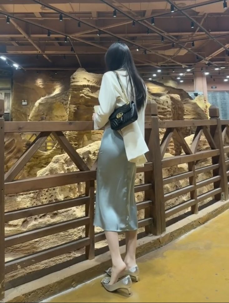 SWSJyyds's tweet photo. #高跟 #高跟鞋 #丝袜 #肉丝 #少妇 #船袜 #反差 #恋足 #OL #黑丝袜小骚货 #肉丝袜 #丝袜臭脚 #船袜臭脚 #ハイヒール  #タイツ #足フェチ  #足舐め  #ストッキング  #ストッキングフェチ  #靴下 肉丝少妇搭讪 https://t.co/pksQbHinko