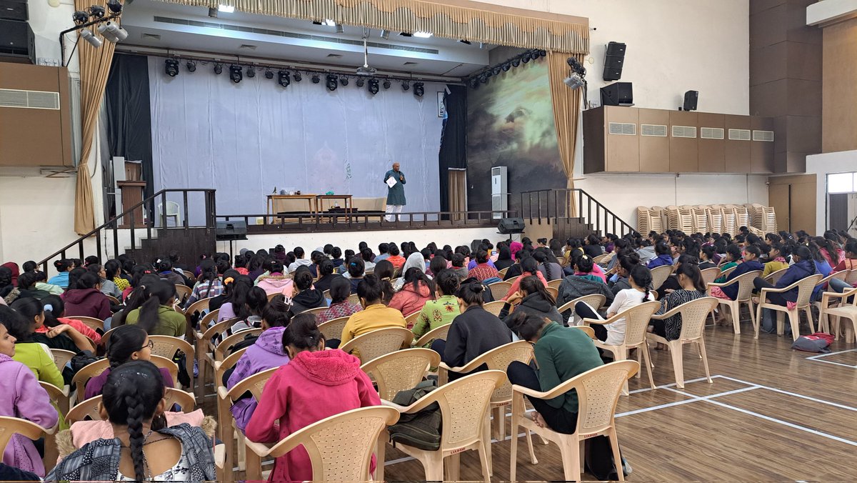 NisargCSC's tweet photo. Empower future female scientists by engaging them in hands-on experiments that debunk superstitions and foster scientific thinking! #STEMEducation #GirlsInScience 🧪🔬 #thinkscientifically
@IndiaDST @dstGujarat @InfoGujcost @monakhandhar @narottamsahoo @Punam_Bhargava @pavitshah https://t.co/vrEKXf3KWj