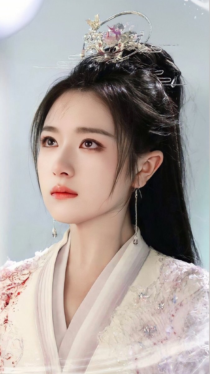 landy_leeeee's tweet photo. #LiLandi
#李兰ndi : She is selfish, cold, and bent on being "bad," a shell that an unwanted child created for herself because she wanted to survive. #YeTan #HDpic https://t.co/DzXOUo9mY5