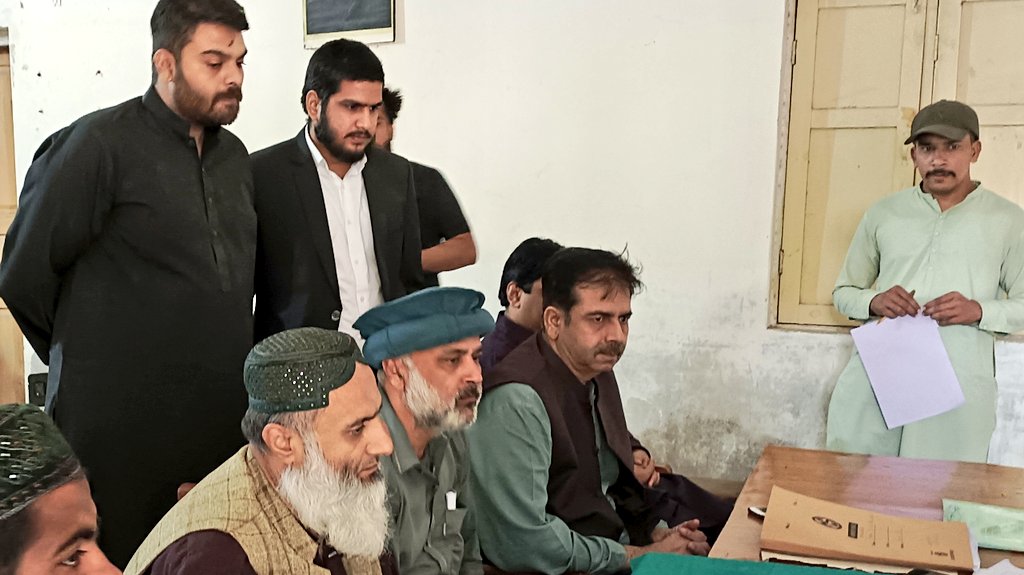 nibras_zafar's tweet photo. آج مورخہ 23 دسمبر 2023 کو  رکن رابطہ کمیٹی ایم کیو ایم پاکستان سید سہیل مشہدی بھائی نے جنرل الیکشنز 2024 کے لئیے پی ایس 63 لطیف آباد اور این اے 219  لطیف آباد کے ریٹرننگ آفیسرز کے پاس اپنے کاغذات نامزدگی جمع کروائے
@2mushadi
⁦#MQMPakistan https://t.co/y1TIj7pybR