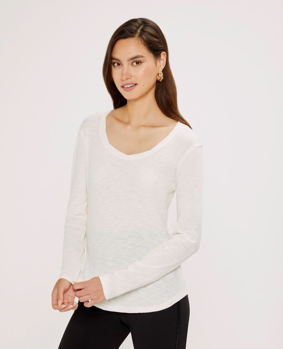 ShopThreeDots's tweet photo. Your favorites, now 40% off...

Use code: WINTERSALE

#wearethreedots https://t.co/DPU0xCyMLt