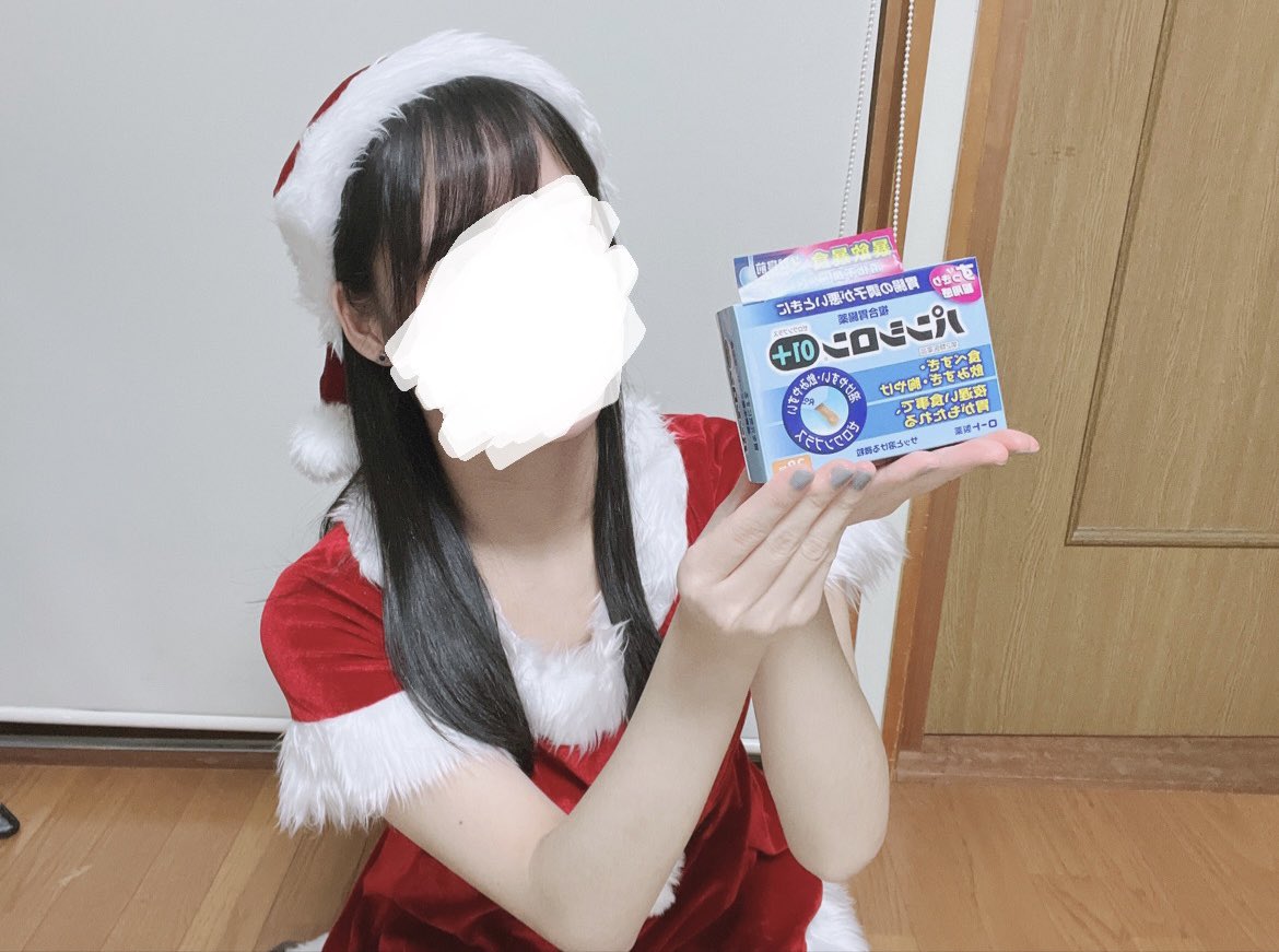 okusu_ni's tweet photo. @harusame_urame 滑り込みになっちゃった…！( ᵕ ᵕ̩̩ )
まだいけるかな( ᵕ ᵕ̩̩ )( ᵕ ᵕ̩̩ )( ᵕ ᵕ̩̩ )

彼女はいないけど、
お酒とパンシロン用意しておいたから今年はわたしたちと一緒に楽しもうね♡
（おじサンタじゃなくてごめんね🥺）

メリ胃クリスマス🎄🎂🎅 https://t.co/FEkBdUbQ5h