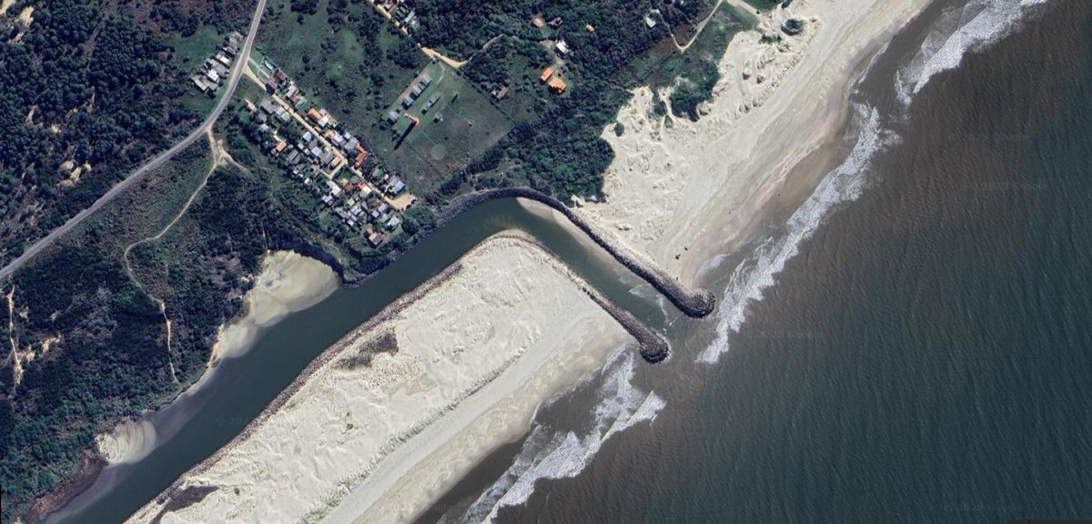 Pillandia's tweet image. Border between Brazil (Barra do Chuí 🇧🇷) and Uruguay (Barra del Chuy 🇺🇾), along the coast of the Atlantic Ocean. 
pillandia.blogspot.com/search?q=BR-UY

#Chuy #Chuí #Brasil #Uruguay #Riigipiir #Border