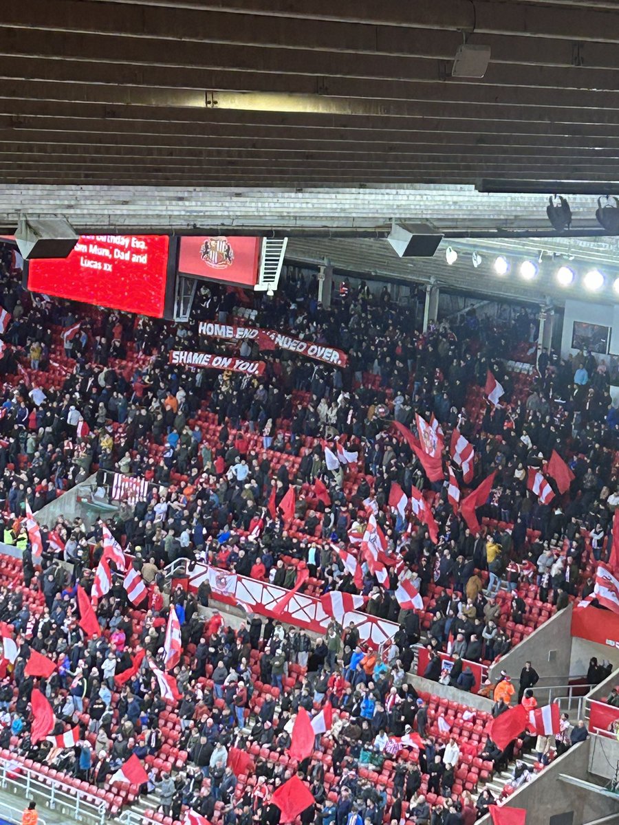 Banner in the Roker End aimed at Sunderland board and authorities.

Reads: “Home end handed over. Shame on you.”

Kyril Louis-Dreyfus is in attendance.

#SAFC