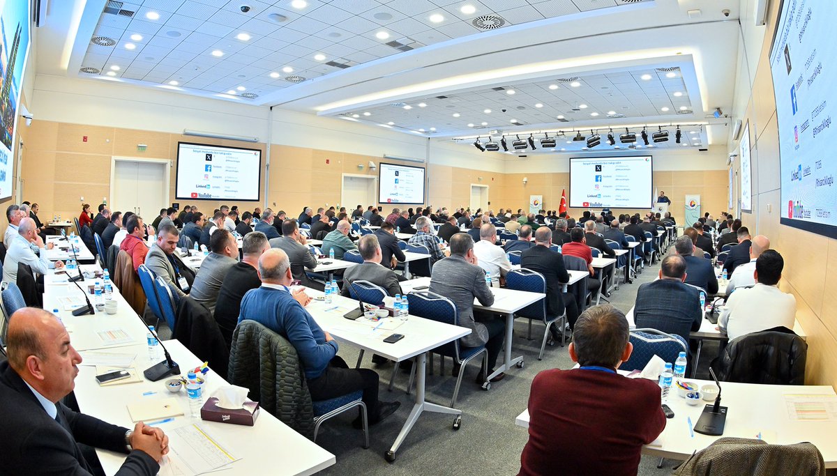 RHisarciklioglu's tweet photo. Oda/Borsa Meclis Üyeleri Bilgilendirme Semineri’ne katılan meclis üyelerimizle TOBB’da bir araya geldik, istişarelerde bulunduk. https://t.co/EmYayzcRRP