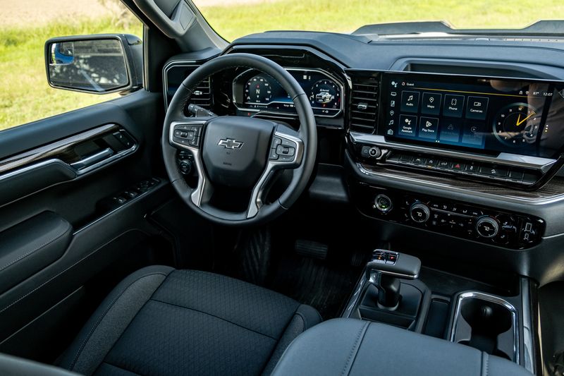 Power meets prowess in the #ChevroletSilverado1500! 💪✨

Tackle any terrain and task in this pristine pickup. #TruckShopping for strength? You've found it.

Unleash the beast: bit.ly/3yOYd8y or connect at 956-477-5653! #BertOgdenChevroletMission Makes It Easy!