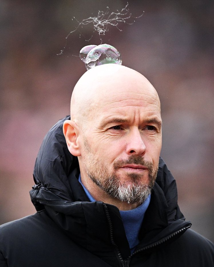 phubui7201's tweet photo. This photo of Erik ten Hag has probably been the only highlight of West Ham vs Man United so far 🫧😂
#TenHag #ManchesterUnited https://t.co/MoPbCgoZzs