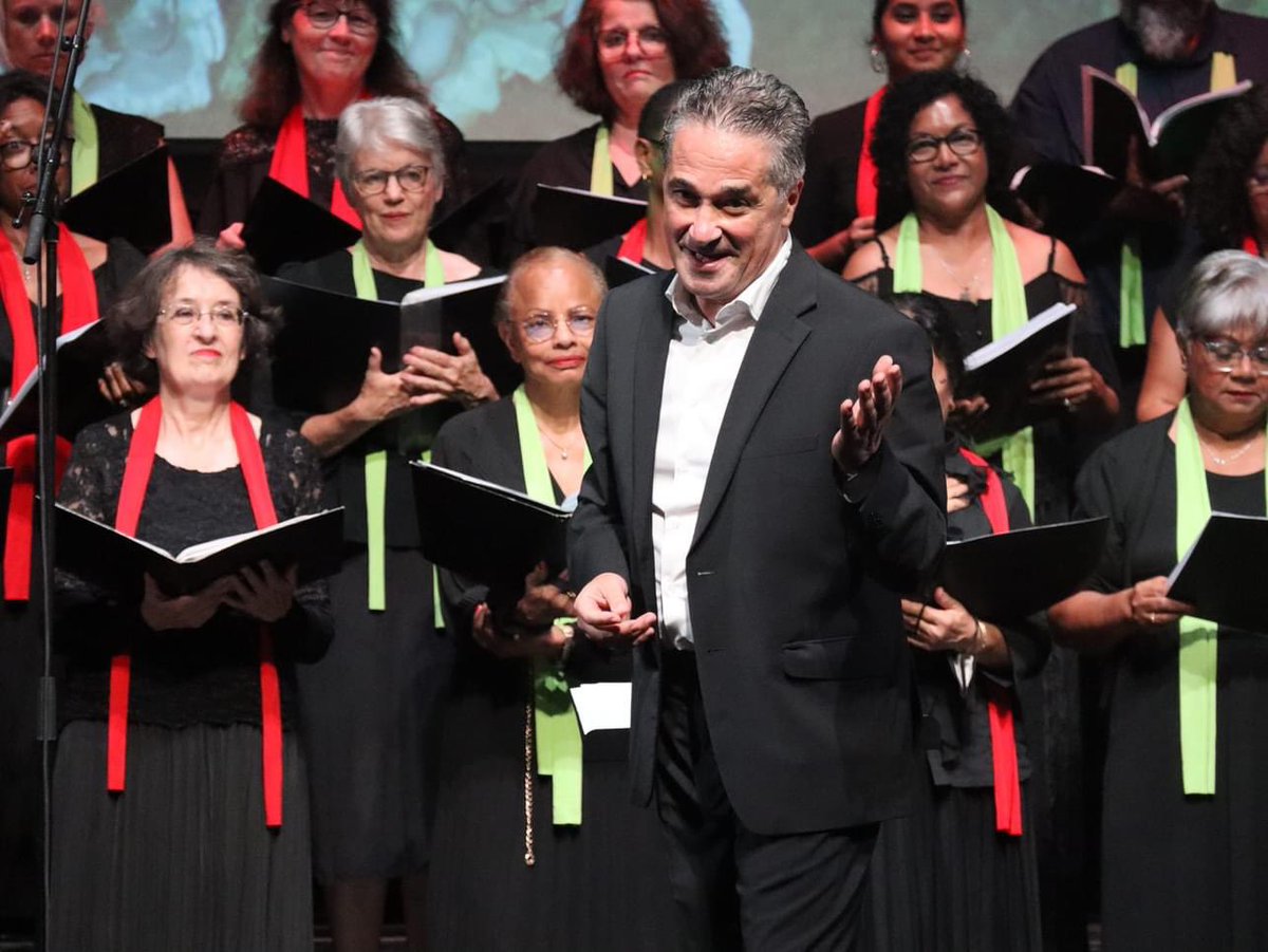 ChristianCiuca's tweet photo. Messiah Downtown 35 après après a Mauritius 
#messiah #Noel https://t.co/bc8LtBuR8x