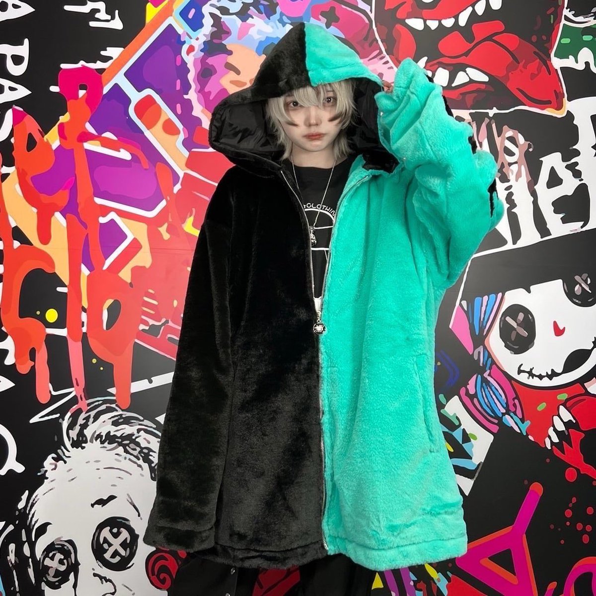 NieR_tokyo's tweet photo. 🎁本日〆切���レゼント企画🎁

超ふわもこBACK LOGO 
TWO-TONE ZIP OUTER【シエルカラー】

🎁3名様にプレゼント🎁

ユニセックスアイテムです🐰

◼応募方法
フォロー(@NieR_tokyo) &amp; RT
◼締切〆  本日24時

※鍵垢の方も対象内です。

是非ご参加ください🙇‍♂️🙇‍♀️ https://t.co/ZyLjlXS5m9
