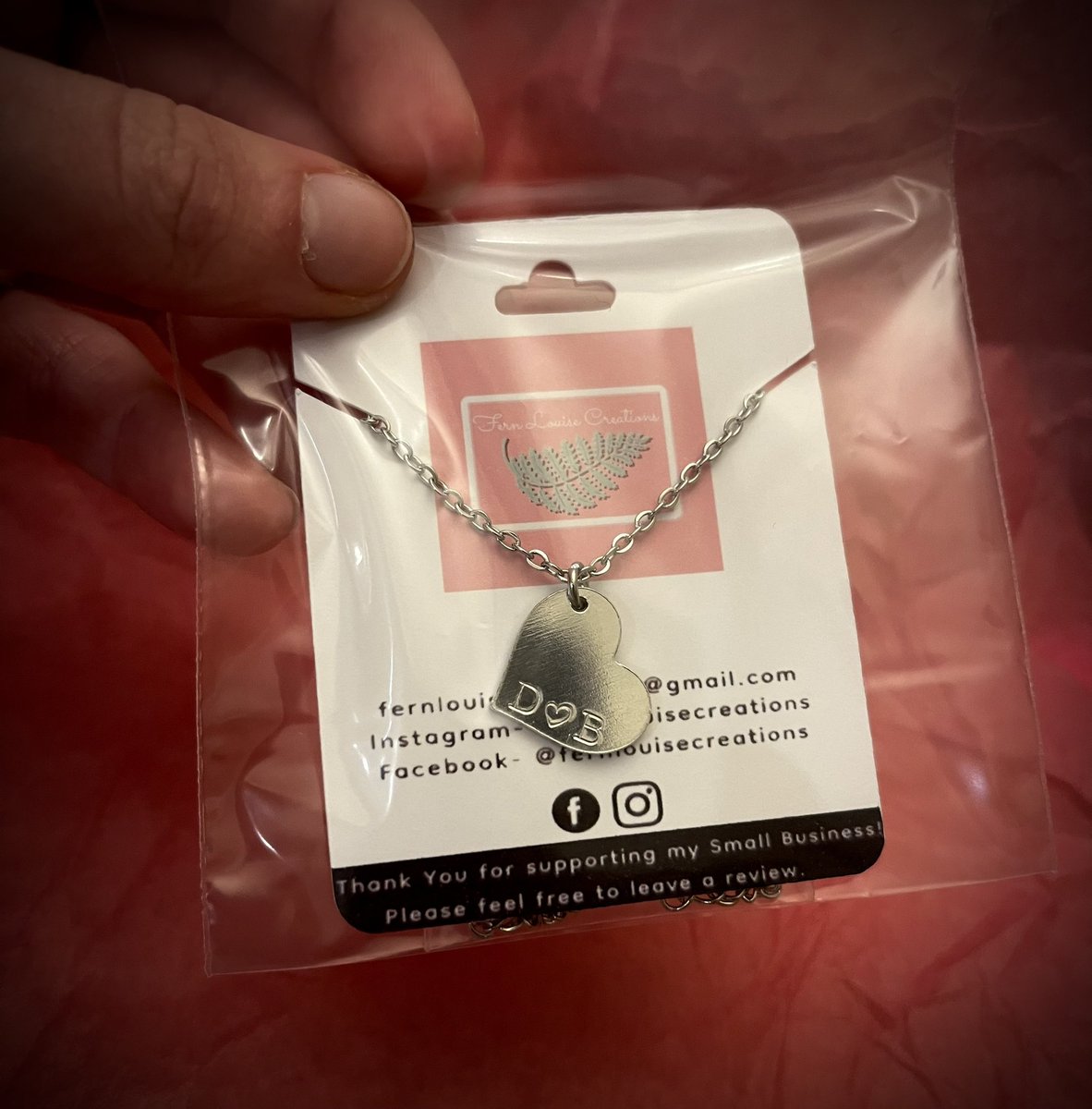 fernlcreations's tweet photo. Brand new couple’s initial necklaces available now! 

https://t.co/P4dZUYX3tQ

#boyfriend #girlfriend #christmas #Christmas2023 #ChristmasCountdown #etsy #etsygifts #etsyfinds #etsyhandmade #follow #jewellery #like #personalised #couples #x #fyp #necklace https://t.co/3s32WN8e96