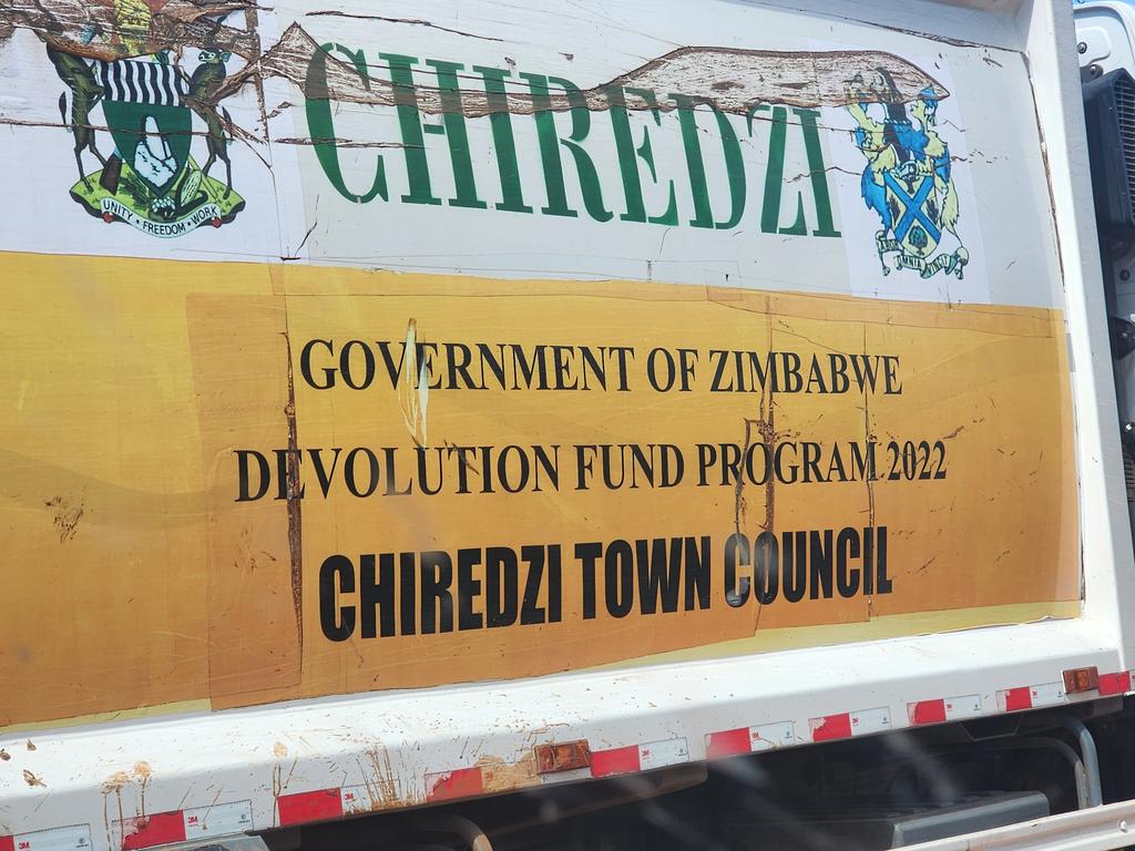 MoLGPWZim's tweet photo. Devolution Tracker: 
Captured in use today collecting gabbage. This refuse collection truck was acquired using Devolution funds last year by Chiredzi Town Council. Today. @basera_john @ChronicleZim 
@ManicaPostZim
#Devolution4NoCompromiseToSeviceDelivery
#Devolution4Impact https://t.co/lrMrLDJr70
