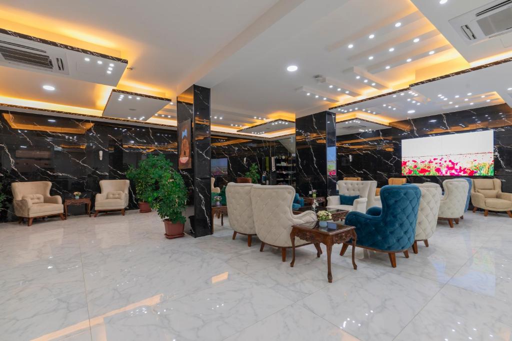 Comfortable &amp; luxury Lobby at " Petra Elite Hotel"
#luxury #luxurylifestyle #fashion #design #style #love #lifestyle #interiordesign #travel #realestate #architecture #luxurylife #home #homedecor #art #handmade #car #beautiful #like #beauty #designer #instagram #decor #follow