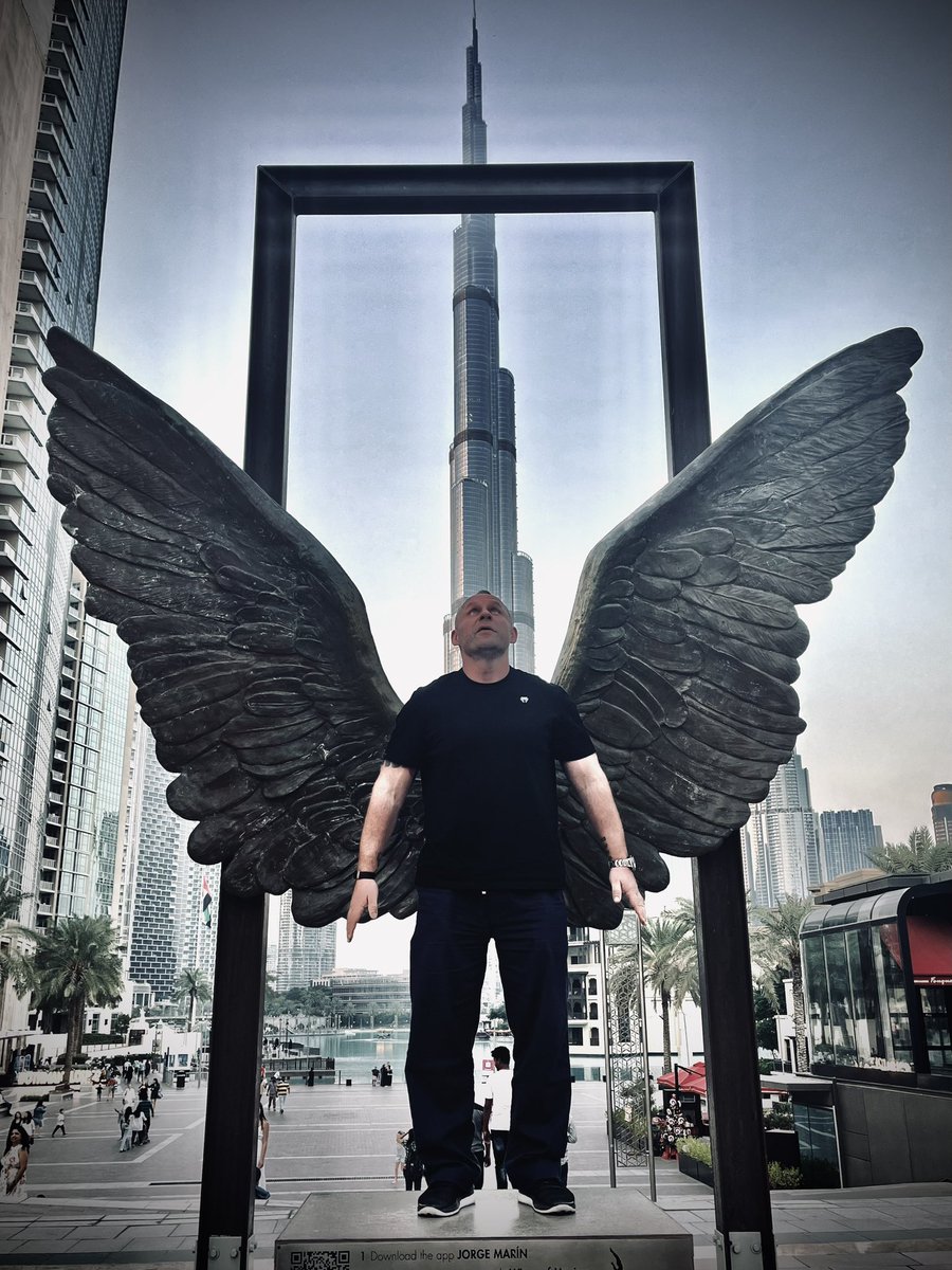 manlikeslav's tweet photo. #GuardianAngel https://t.co/7ri8I6vbng