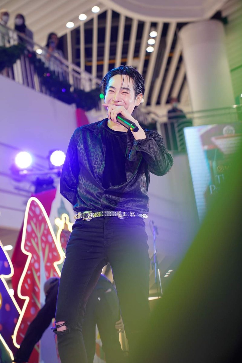 KKwan_of702's tweet photo. ขอบคุณ Themall lifestore Bangkapi
สำหรับงานดีๆที่ทำให้นุชได้มาเจอเป๊กที่ห้างสุดเท่แห่งนี้นะคะ 
cr.📸 fb. The Mall lifestore Bangkapi
#TheMallBangkapixPeck
#เป๊กผลิตโชค #PeckPalitchoke https://t.co/mZNom2gCn2