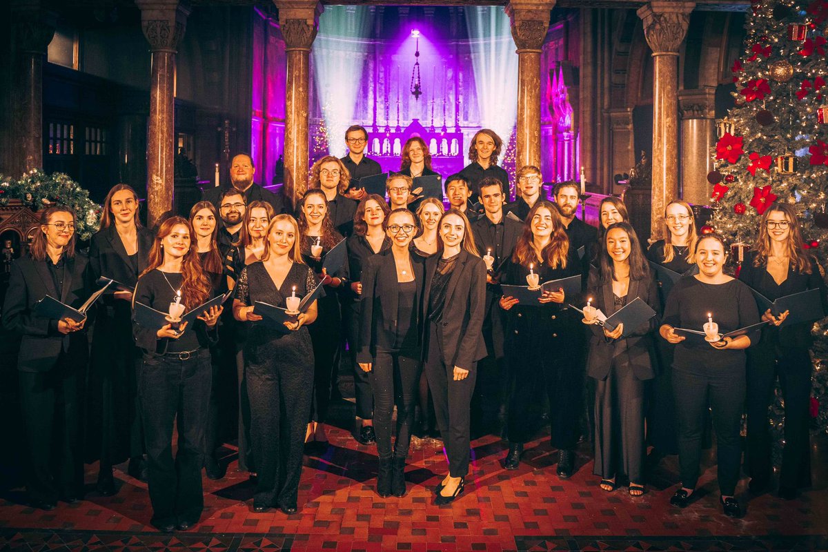 Christmas is coming…! Tune into @ITV One tomorrow at 11:30pm to hear the Chapel Choir sing @lucywalkermusic’s ‘Away in a Manger’ 😍