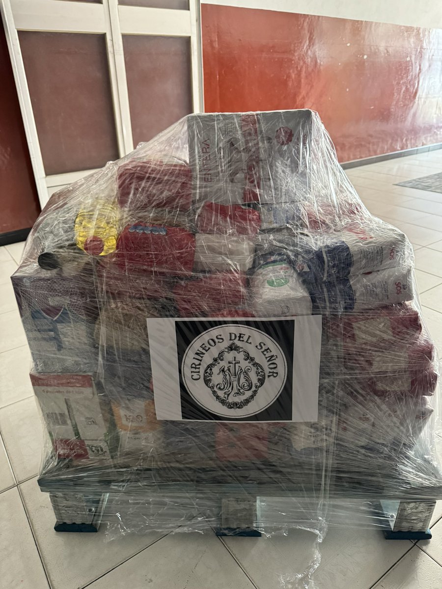 El fin de semana pasado, nuestra cuadrilla colaboro en la tradicional carretilla solidaria organizada por la <a href="/hdadJesus/">hdad jesus nazareno </a> con la aportación de alimentos para los más necesitados. Por una Navidad más feliz para todos. #CirineosDelSeñor