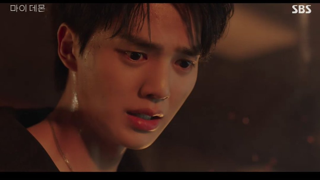 pia2423's tweet photo. Dohee's letter:
"If we ever end up having to make a cruel choice,
I'll choose you
Because I know that losing someone I love is worse than losing myself
Please don't resent my choice 
Please forgive me for condemning you to the same hell I went through."
Me: 😭😭😭
#MyDemonEp10 https://t.co/LHcwUfUCuw