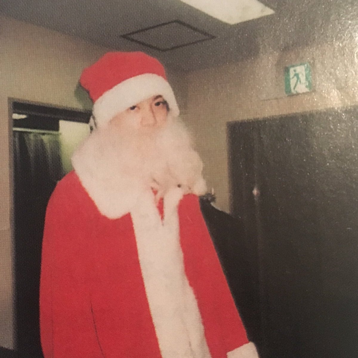 mogeu4's tweet photo. 메리크리스마스🎄 https://t.co/capE3qG1dW
