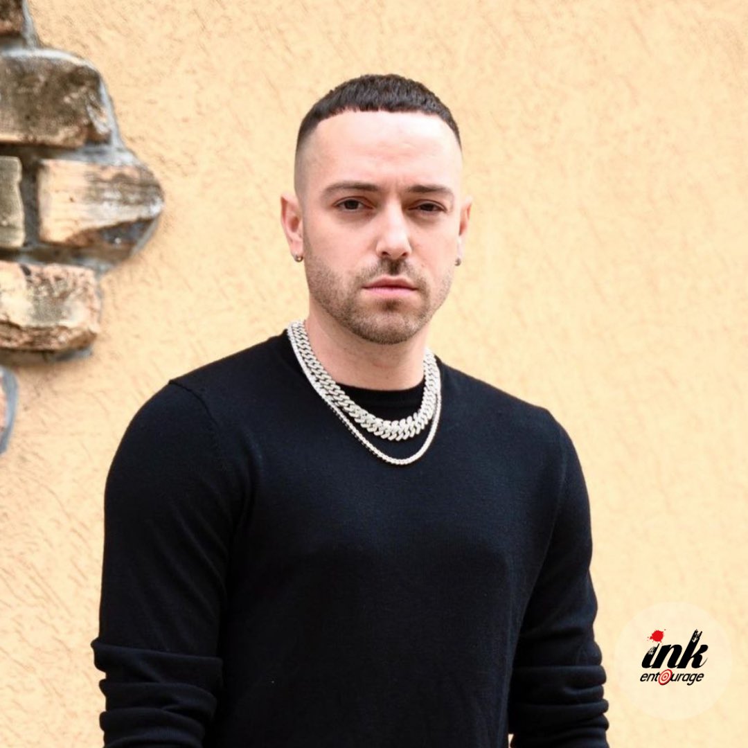 InkEntourage's tweet photo. Carisma, talento y una buena dosis de flow, es lo que @peeweemusic le inyecta a cada presentación. Sin duda, todo un showman que vale la pena disfrutar. 🎶🎙️ https://t.co/ymcWtxRXXw