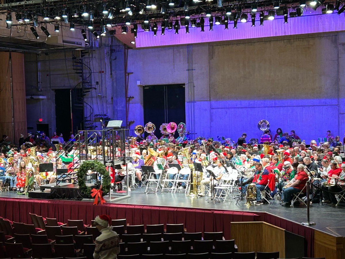 crestwood_band's tweet photo. Trent, Alyce, and Brady representing Crestwood Bands at Akron’s annual Tuba Christmas!! https://t.co/BHg3wM02zK