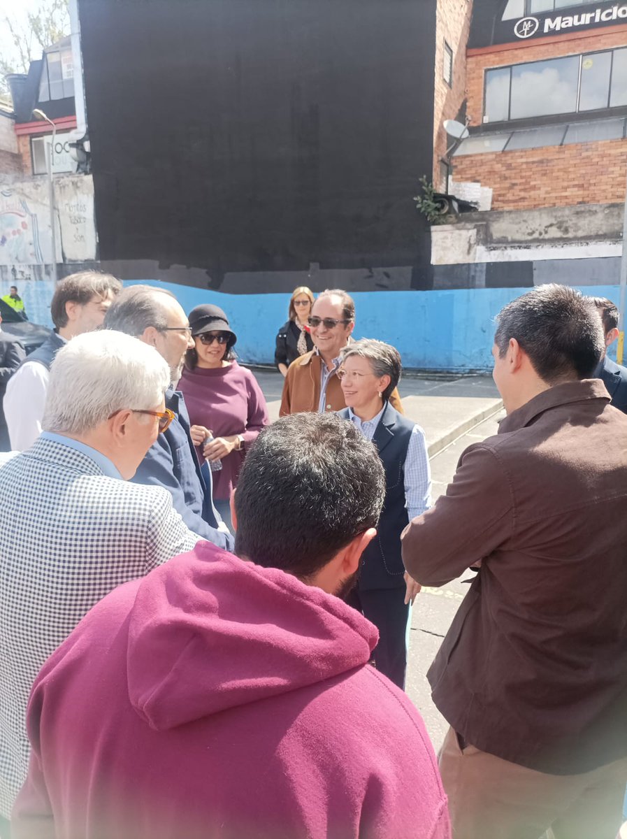 idubogota's tweet photo. 🏡 El lote de 1.772 m² que era propiedad del IDU está ubicado en la carrera 12 #84A-56 en El Retiro y fue vendido por $29.979.386.861. https://t.co/zrYM2o7fm4