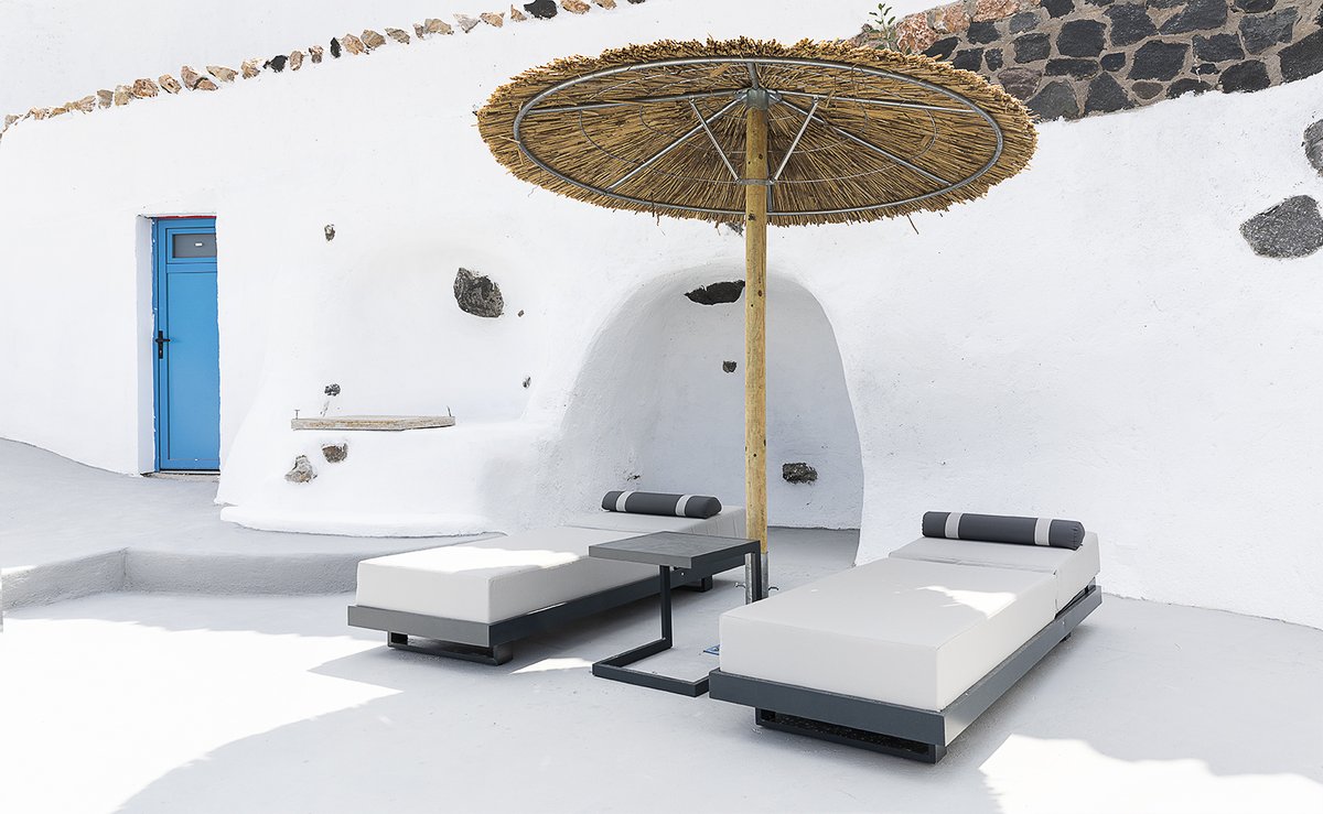 Rafeal's Suites Santorini just launched a new vacation rental site powered by Dtravel Direct with two idyllic stays crafted out of a cave on the stunning island of #Santorini #Greece 

Book direct with #crypto (incl. <a href="/TRVL/">TRVL</a>) and save up to 20%: rafaelsuites.dtravel.com