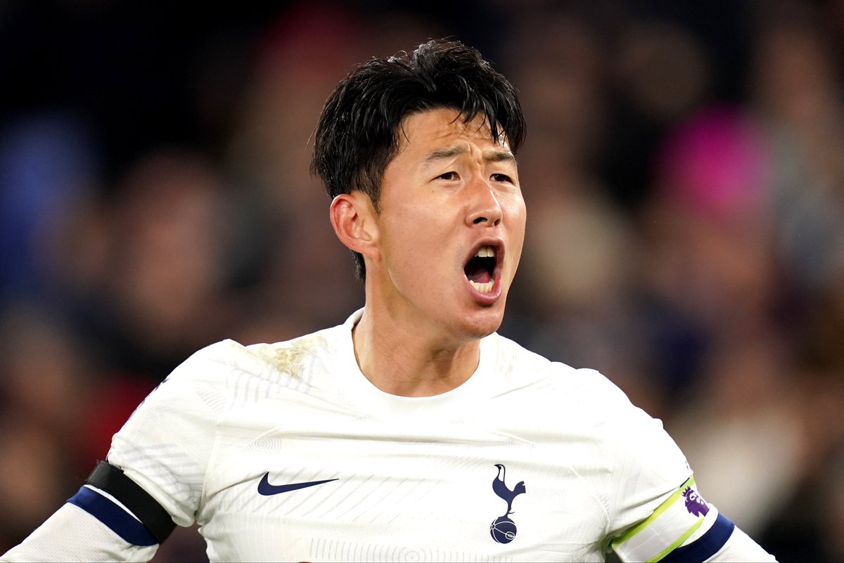 ActuFoot_'s tweet photo. Heung-min Son 🇰🇷 fait déjà mieux que la saison dernière en terme de buts avec Tottenham :

𝗖𝗲𝘁𝘁𝗲 𝘀𝗮𝗶𝘀𝗼𝗻 : 
⚽️ 11 buts ( et 4 passes décisives)

𝗦𝗮𝗶𝘀𝗼𝗻 𝟮𝟬𝟮𝟮/𝟮𝟯 :
⚽️ 10 buts (et 6 passes décisives)

C’est lui le nouveau leader de cette équipe ! 🔥 https://t.co/7p2cuMU432