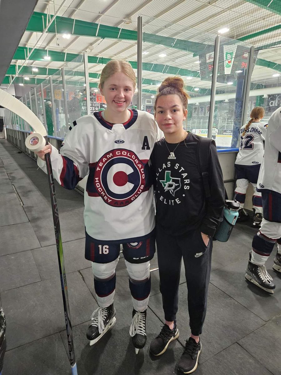 cliles99's tweet photo. Mad's 16UT1 team played Team Colorado 16UT1 and 19UT1 teams last weekend.  Ended the weekend with 4-0. Mad even got to see one of her favorite Colorado hockey sisters! 
#98Liles @MadalynLiles https://t.co/lDuRypTbLe