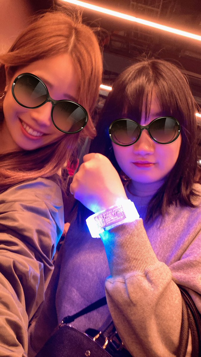 runa_tfjok's tweet photo. 今年のましゃ納め♡
毎年恒例、やっぱましゃがなきゃ1年終われなーい！
2週間前にコウちゃんのLIVE行ったから、脳内では念願の再共演😝

『あの花』思い出して泣いたし、やっぱ映画は見なきゃよね🤭笑
やり取りしながらの感じがLIVE感あって楽しい初日でした！
元日最終日も楽しみー♡

#BROS1991 https://t.co/2PSWkRulz3