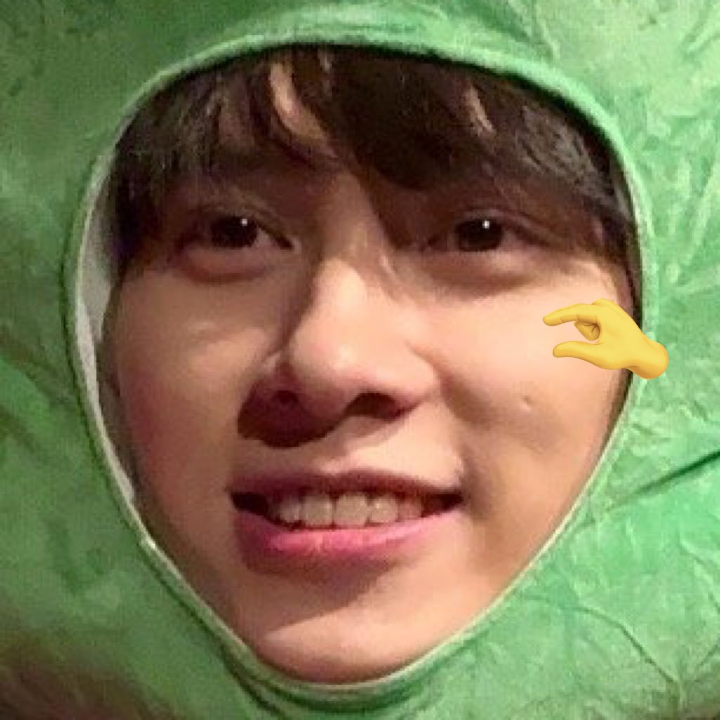hghdry's tweet photo. SO CUTE 😭😭😭😭😭😭😭😭😭😭😭😭😭😭😭 MY BB POOKIE

cr. zhannoo20 https://t.co/ZrZjuH1QjO