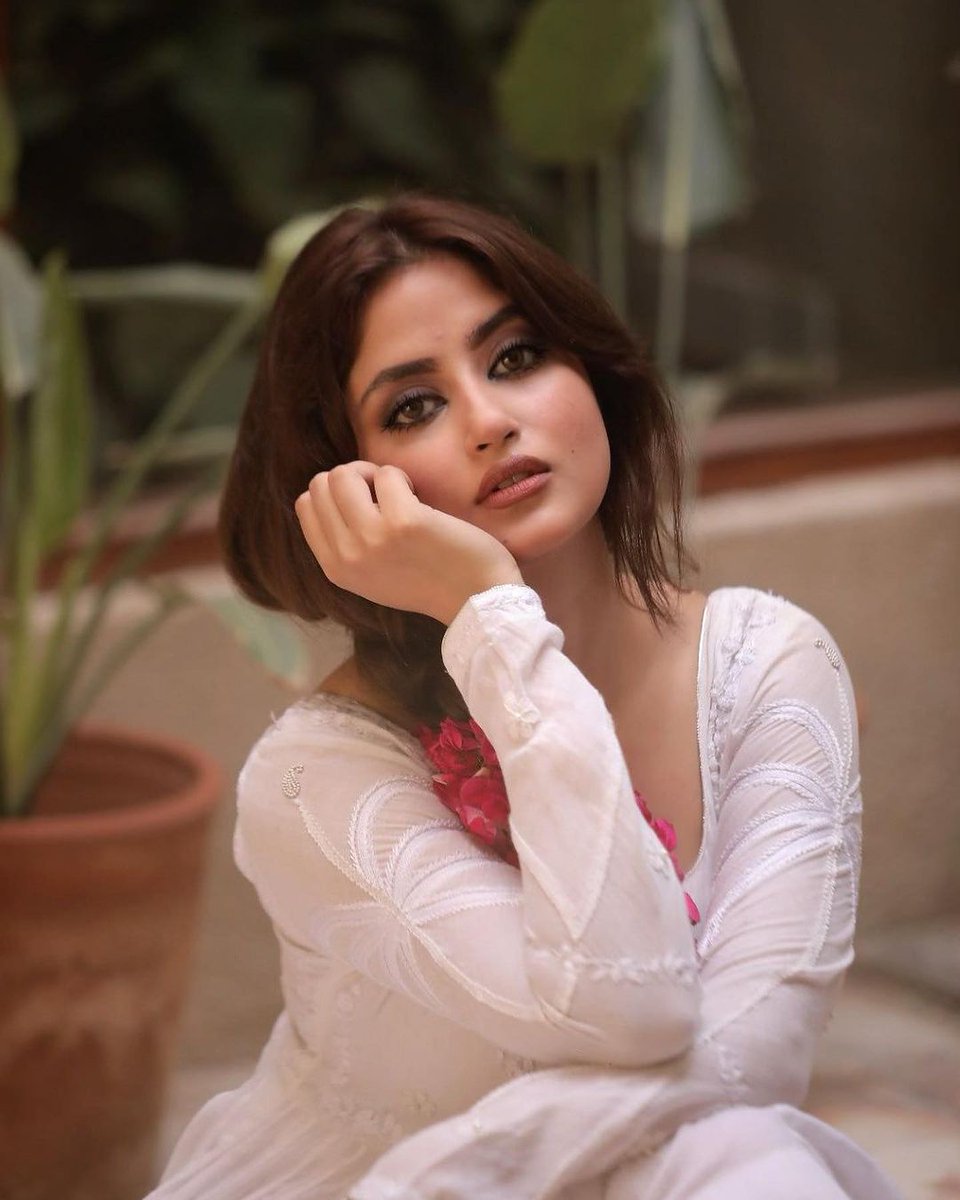 goofysajal's tweet image. can we wait and talk about how royal she's with those gajras & those big eyes
SENDING LOVE TO SAJAL ALY
#SajalAly