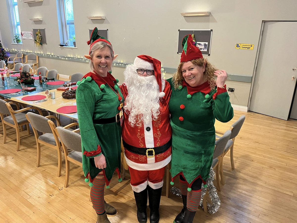 We had a VERY special visitor at our Marchwiel Lunch Club this week. Not many people can say they had their Christmas dinner serviced to them by Father Christmas and his elves! 

Find out more at: therainbowfoundation.org.uk/services/rainb…