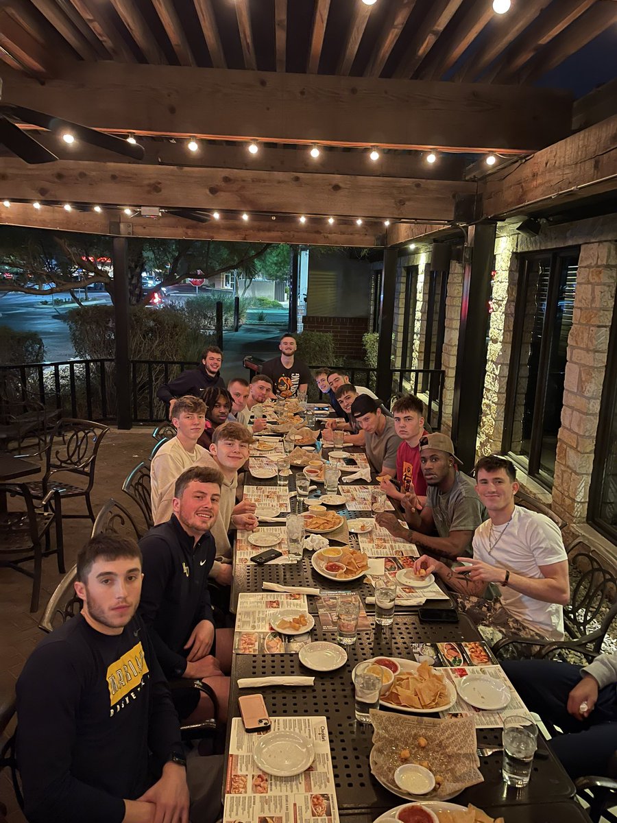 Two big team wins out in the Arizona desert and some quality time together before Christmas!

#BeAKnight 
#TheKnightMovement