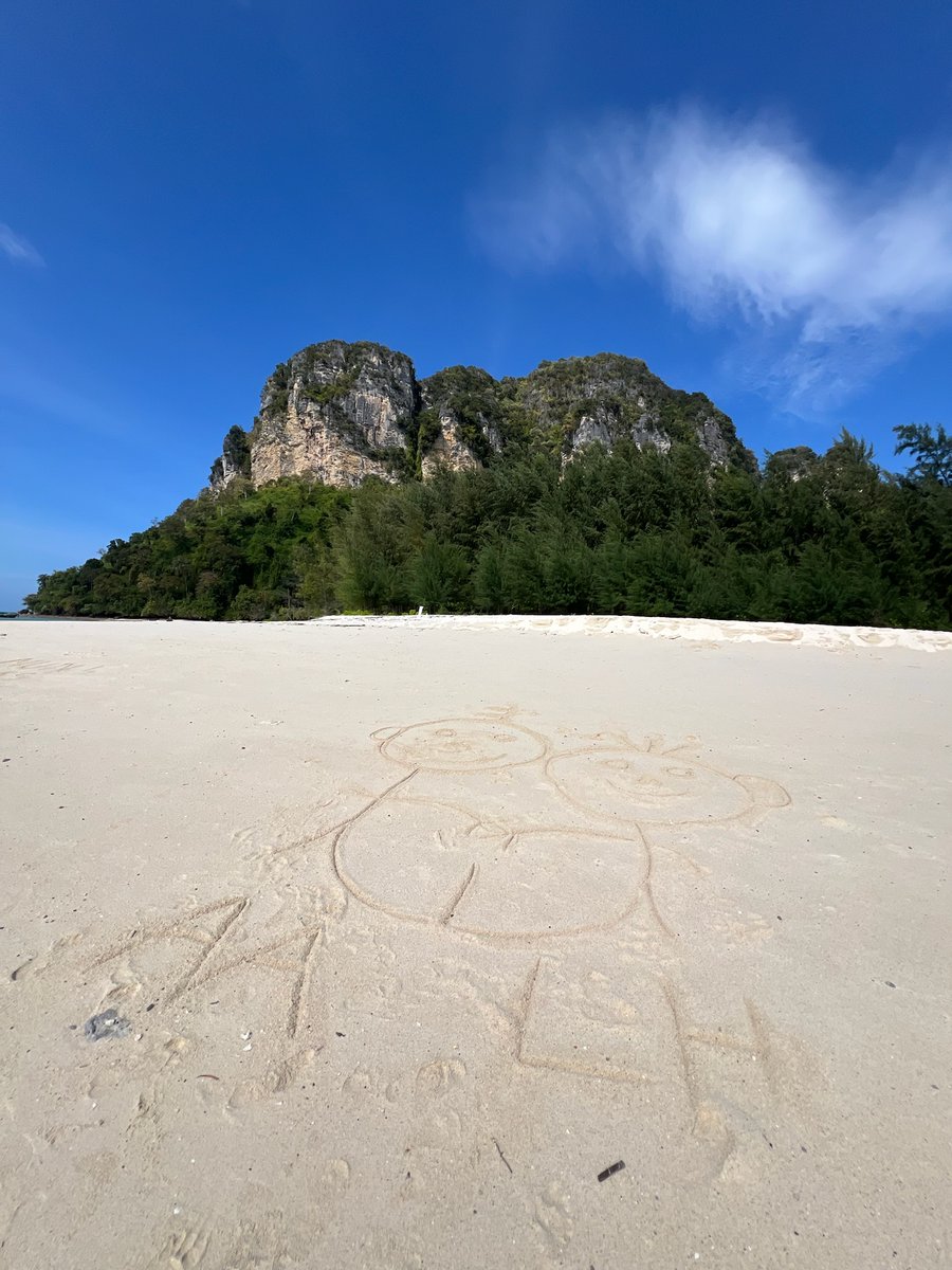 Sand artist in training🤌✏️