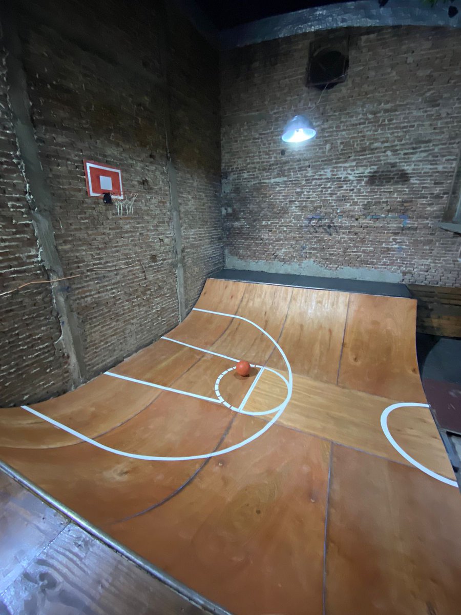 FreddyDVarela's tweet photo. Orgulloso del mueblesito π€πΉ #lanusskateclub #basketboard #gwprojects https://t.co/u0u3F5sb9g