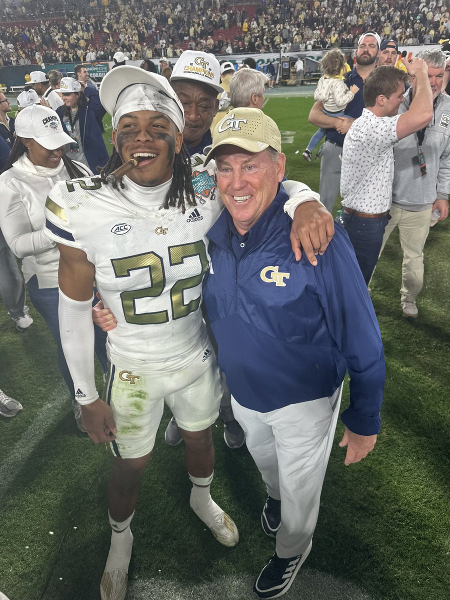 DJ moore tweet media