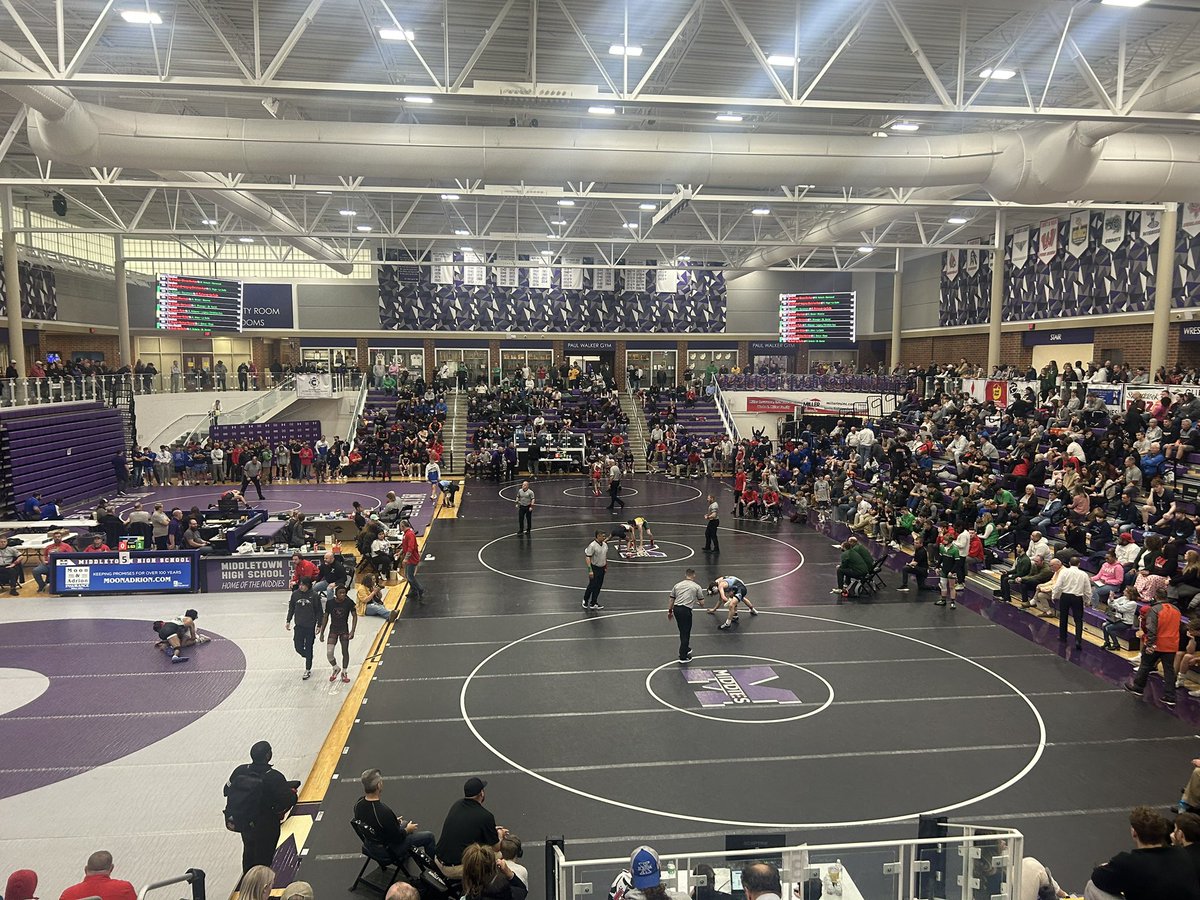 🤼 Boys Wrestling remains in the top 5 of the SWOCA Coaches Classic here at Middletown as we progress through day 2. 11 of 14 Warriors still in looking for podium finishes…