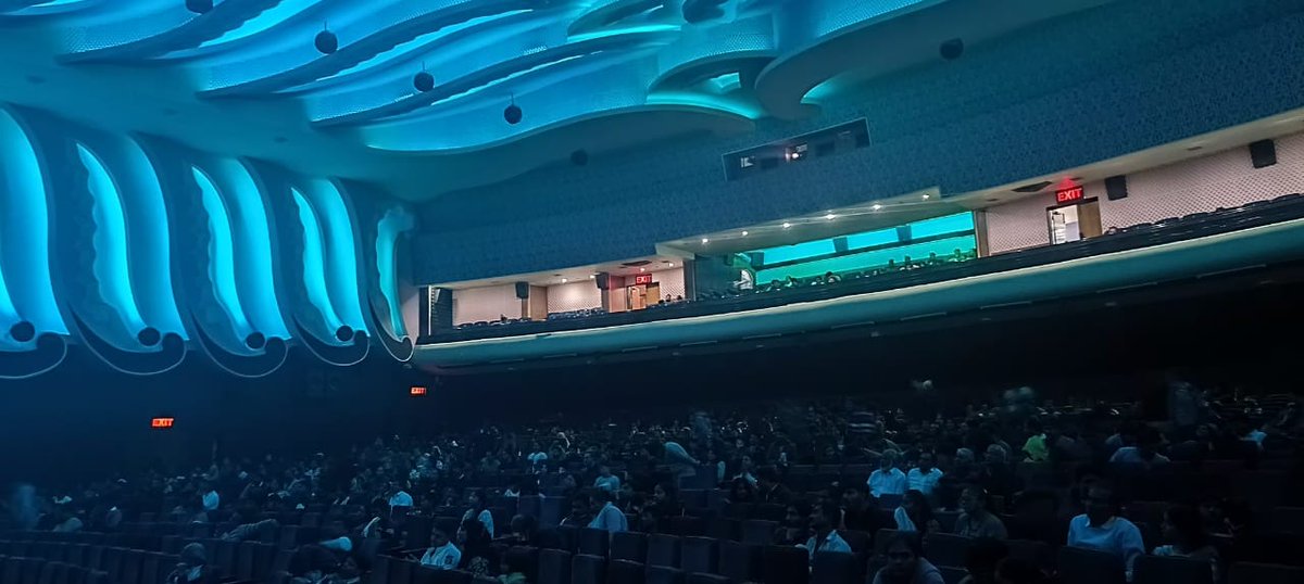 SRKFCJaipur's tweet photo. House packed Rajmandir looks so beautiful , doesn't it ?
As usual, Iconic SRK rocked iconic #Rajmandir Jaipur with #Dunki
Hoping to watch this masterpiece again and again ❣️
❤️ @iamsrk x @RajkumarHirani ❤️ https://t.co/zSsKH3d3bj