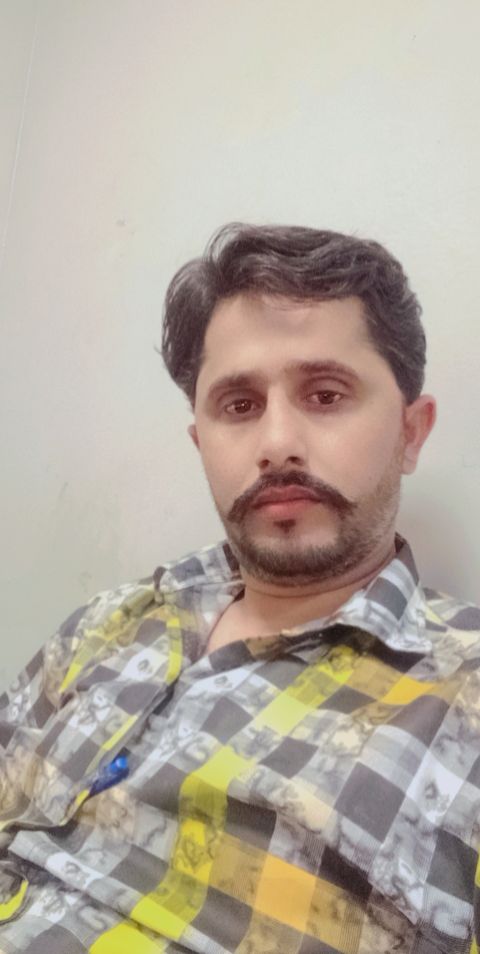 یہ جو آجکل امیروں کے دل میں غریبوں کی قدر آئی ہے 
اس کی ایکسپائری ڈیٹ 8فروری شام پانچ بجے تک ہے