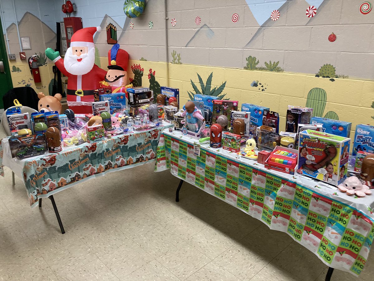 Santa Claus brought a lot of smiles and toys for Marlboro Houses kids and parents. TY, TA President Angie Herrera and all volunteers, for making this event a huge success!