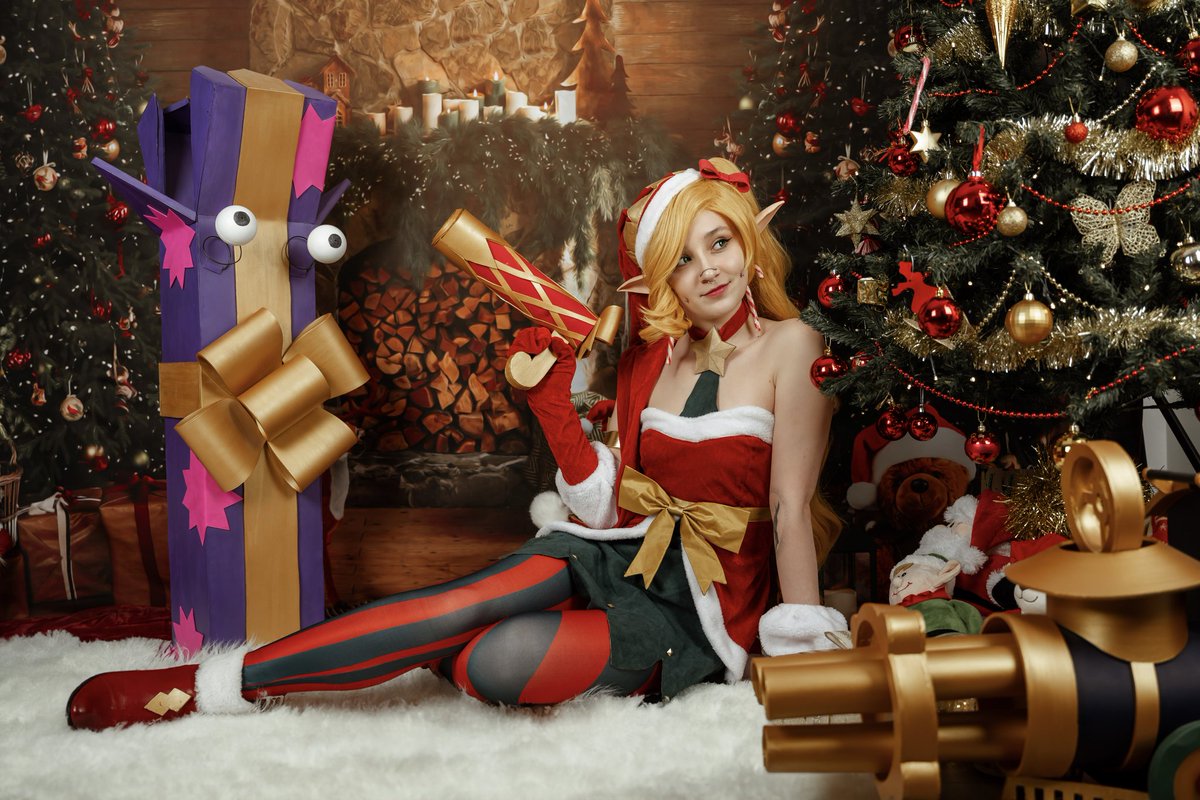 Let's start Christmass !!
📸 liuphotopgraphie
#jinx #leagueoflegends #jinxcosplay #cosplaysharingfr #jinxambitiouself #jinxambitiouselfcosplay #leagueoflegendscosplay #xmas #christmas #christmascosplay #jinxchristmas #riot #riotgame #merrychristmas #cosmaker #propmaker