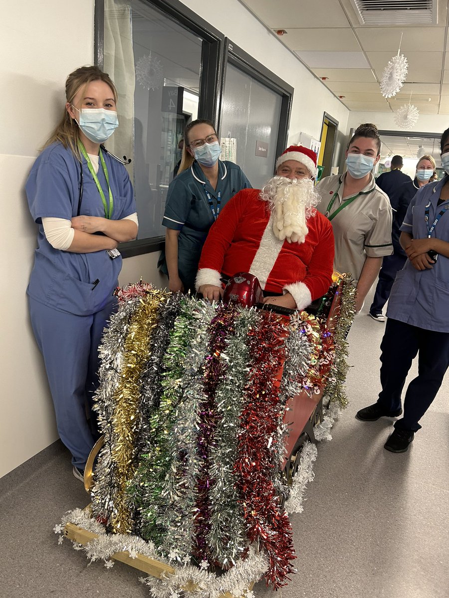 Well it looks like @Teambramley1 have been good 👍 we’ve been paid an early visit from 🎅🏽 Santa . @TeamRenal @DialysisCity @CarrelTeam @TeamCAS3 @Simondroe @MelvinWar2004